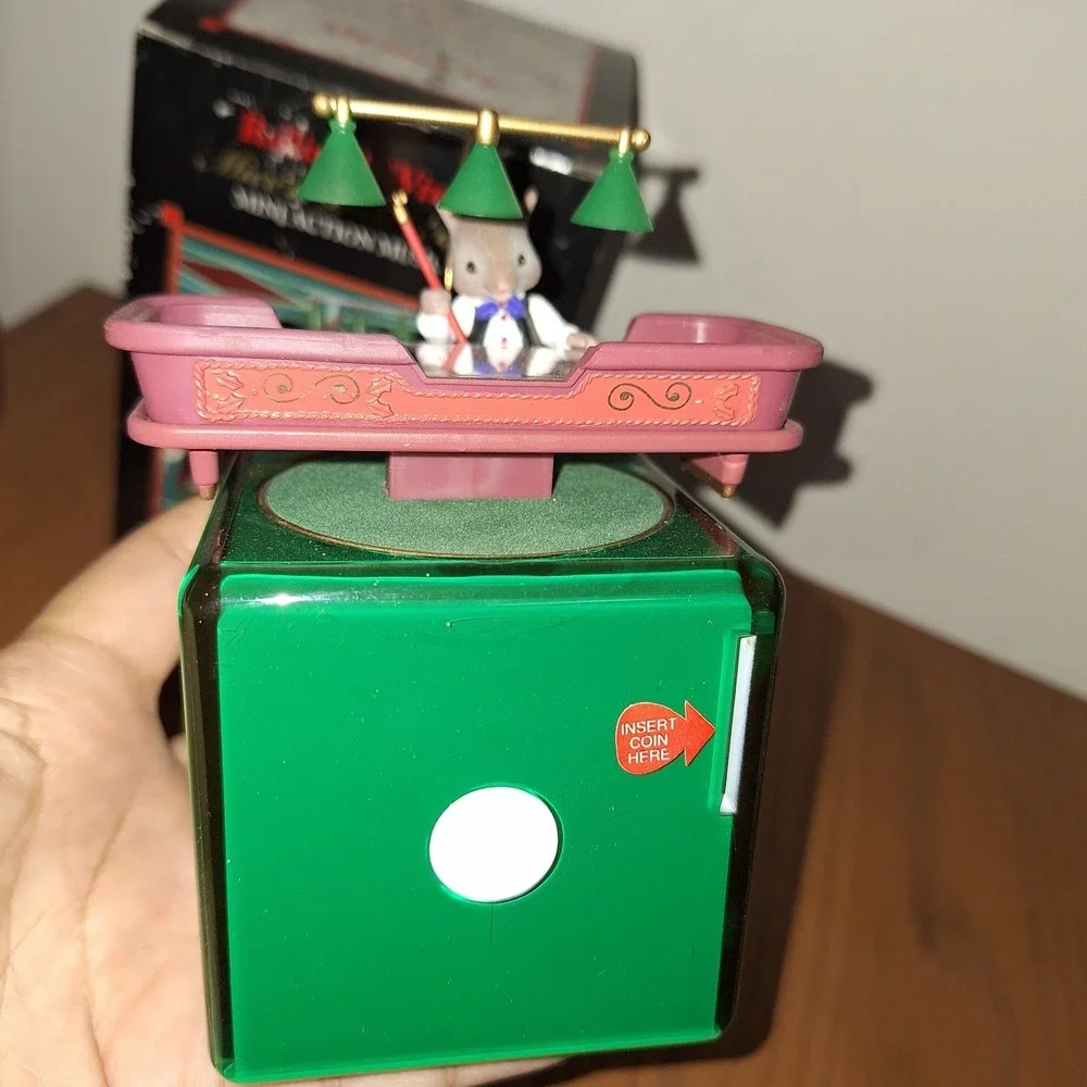 Vintage 1996 Enesco - Rollin' A Winner - Mice N Dice Casino - Musical‎ Wind Up